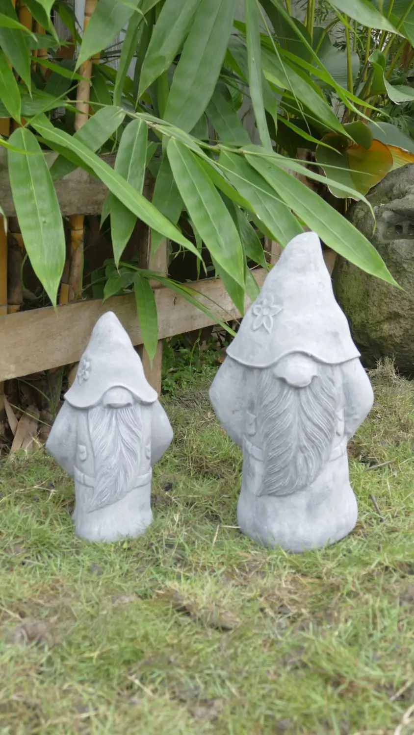  Product image 4 of the product “Gwydion - Standing Wizard, 40,5cm H | cast stone ”